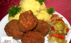 Fasírt pogácsa marhahúsból, burgonyapürével