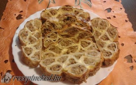 Húsos rácsos pite