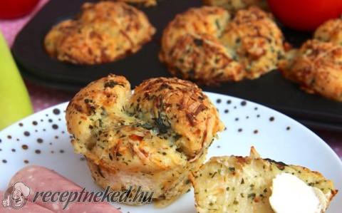 Fokhagymás sajtos muffin