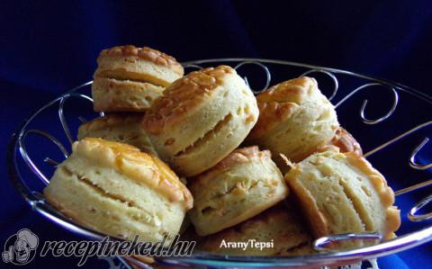 Egyszerű tepertős pogácsa