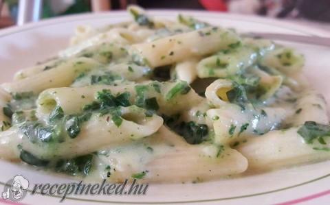 Tejszínes spenótos penne