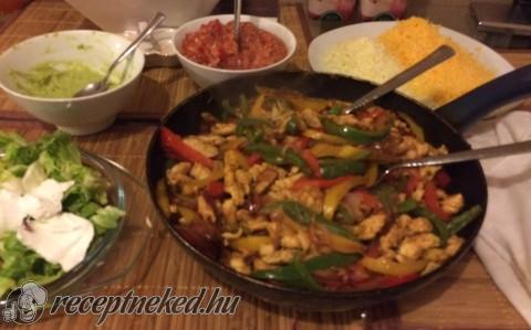 Csirkés fajitas