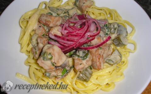 Medvehagymás sertéskaraj Stroganoff módra