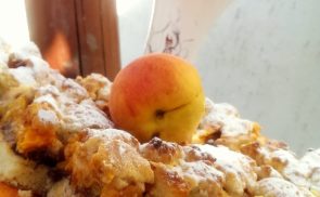 Sárgabarackos morzsás pite