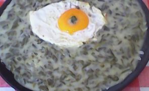 Egyszerű friss sóska főzelék