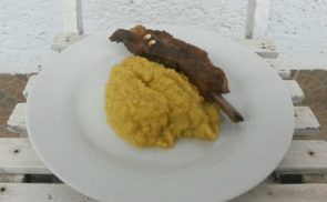 Sült oldalas répás zellerpürével