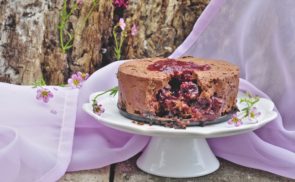 Tömör csokis-meggyes torta