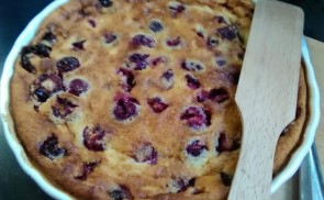 Meggyes-tejes pite
