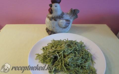 Zöldséges spenótos spagetti