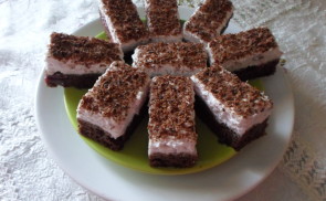 Habos meggyes szelet