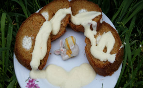 Répatorta túrópöttyel, vaníliasodóval (őzgerinc formában)