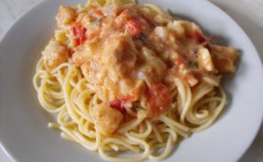 Bazsalikomos hal spagettivel