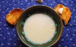 Fokhagymakrémleves