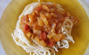 Tejszínes, paradicsomos, édesköményes spagetti