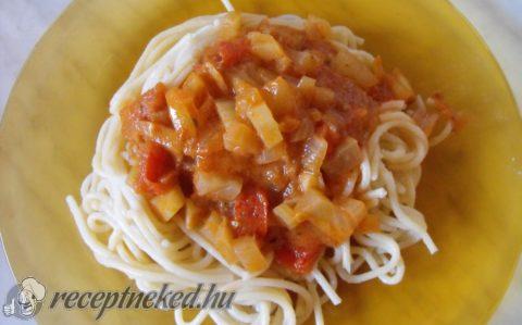 Tejszínes, paradicsomos, édesköményes spagetti