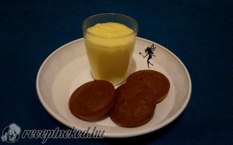 Vanília puding kakaós piskótatallérral
