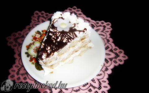 Hamis tiramisu torta