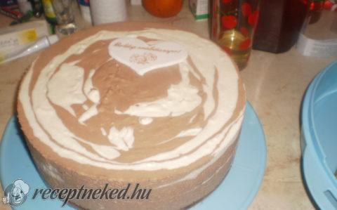 Csíkos tejszínes túrós torta