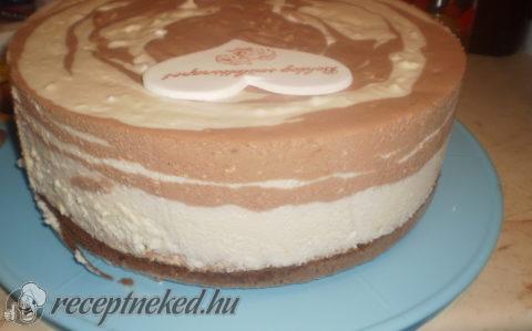 Csíkos tejszínes túrós torta