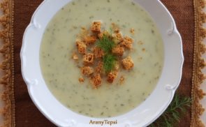 Egyszerű kaporleves pirított kenyérkockákkal