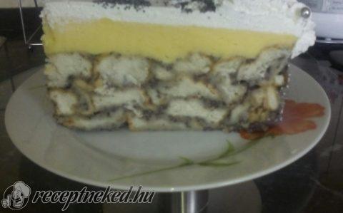 Mákos guba torta madártej krémmel