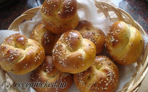 Török zsemle (Acma)