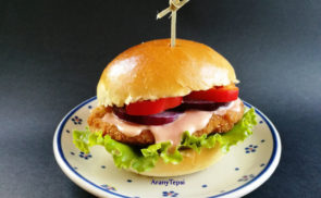 Rántott csirkés burger