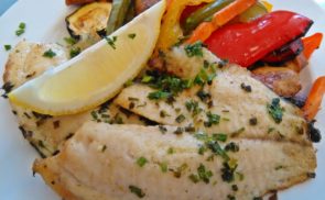 Zöldfűszeres grillezett tengeri halfilé