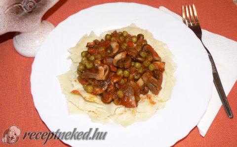 Vega pörkölt (gombás zölborsó)
