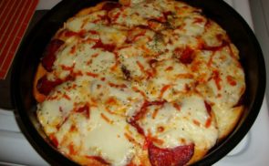 Sajtos pizza kenyér