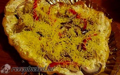 Lángos gazdagon