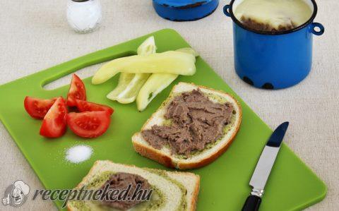 Fűszeres csirkemájpástétom