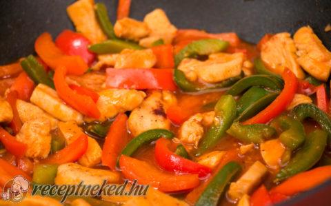 Egyszerű chilis csirke