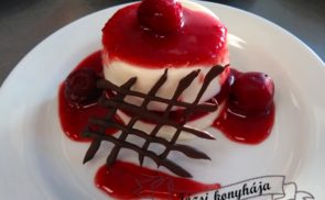 Meggyes panna cotta rumos meggymártással