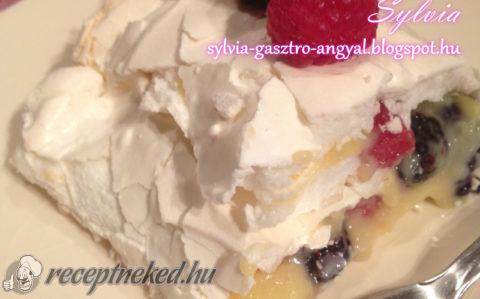 Pavlova tekercs szedres-málnás vaníliakrémmel