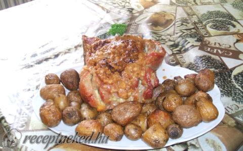 Sajttal, baconnel töltött tarja