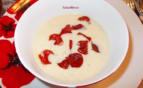 Burgonyakrémleves kolbászchipsszel