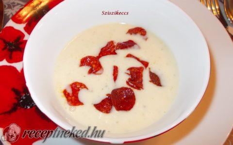 Burgonyakrémleves kolbászchipsszel