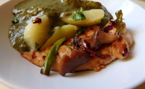 Grillezett csirkemell sóskamártással főtt burgonyával