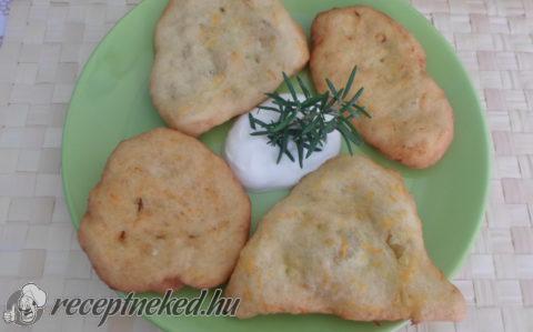 Zabpelyhes-sárgarépás lángos