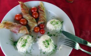 Baconbe tekert rozmaringos tengeri halfilé