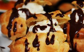 Profiterol narancsos krémmel
