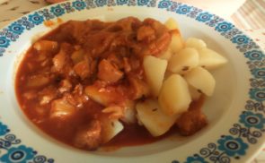 Pacalpörkölt csülökkel