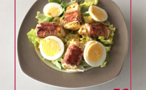 Feta sajt baconben, mézes mustáros öntettel