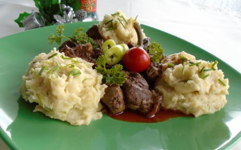 Resztelt máj, paszternák pürével