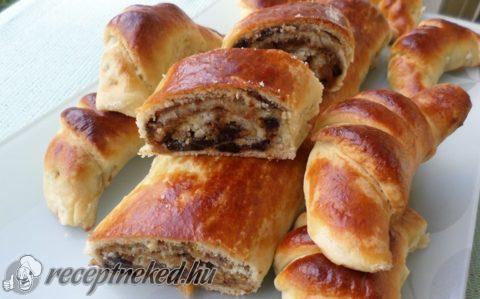 Szilvás-mandulás pozsonyi kifli és kalács