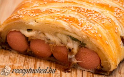 Hot dog leveles tésztában