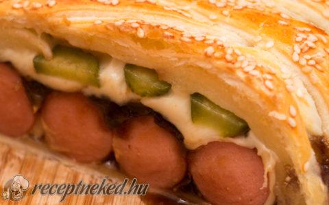 Hot dog leveles tésztában