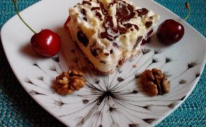 Habos, cseresznyés kocka