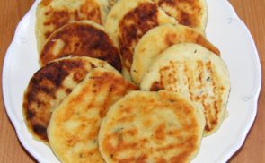 Zöldfűszeres, sajtos burgonyatallér